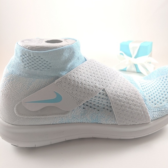 Nike Shoes - ⚡Final price!💙NWT no tie no sock Nike sneaks!😍